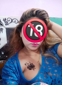 AAKRITI🫦(DIV🧶RCE) REALMEET & WEBCAM - puta in New Delhi Photo 26 of 29