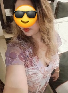 Aakriti (Divorce) Girl Cam & Realmeet - escort in New Delhi Photo 10 of 12