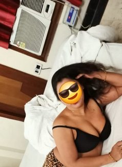 Aakriti (Divorce) Girl Cam & Realmeet - escort in New Delhi Photo 11 of 12