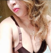 Aakriti (Divorce) Girl Cam & Realmeet - escort in New Delhi