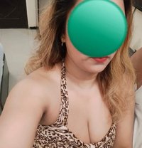 Aakriti (Div🧶rce) Girl Cam & Realmeet - puta in New Delhi