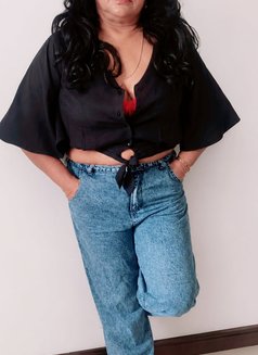 Aakshaa - escort in Colombo Photo 1 of 2