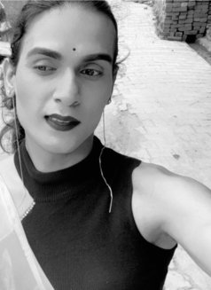 Aalia - Acompañantes transexual in New Delhi Photo 1 of 4