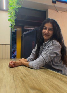 Aaliya - escort in Kochi Photo 2 of 4
