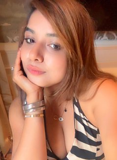 Aaliya - escort in Dubai Photo 2 of 8