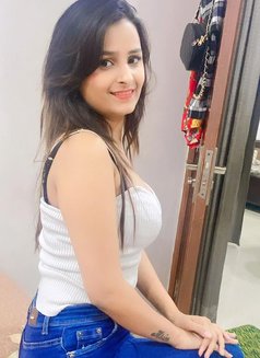 Aaliya Rastogi - escort in New Delhi Photo 3 of 12