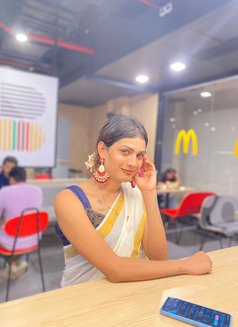 Aaliya shemale Navi mumbai kopkharne - Acompañantes transexual in Navi Mumbai Photo 27 of 28