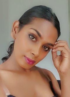 Aaliya - Transsexual adult performer in Colombo Photo 15 of 29