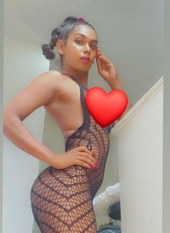 Aaliya - Transsexual adult performer in Colombo Photo 23 of 25