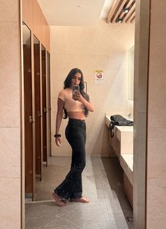 Aaliya - Transsexual adult performer in Colombo Photo 24 of 30