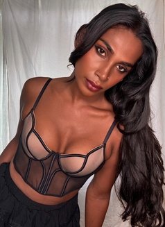 Aaliya - Transsexual adult performer in Colombo Photo 28 of 30