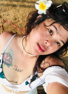 Aaliyah - puta in Manila Photo 3 of 5