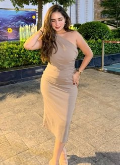 Aalya - escort in New Delhi Photo 2 of 3