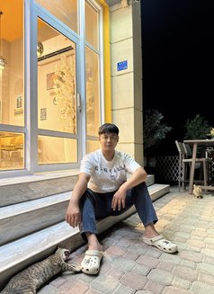 New man and first time - Male escort in Muscat Photo 4 of 12