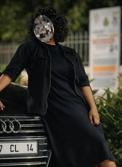 Aami - puta in Dubai Photo 1 of 1