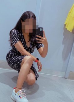 Aanju Singh Real meet or cam show - escort in Hyderabad Photo 4 of 5