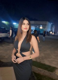 Aanu - escort in Pune Photo 7 of 12