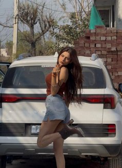 Aanu - escort in Pune Photo 9 of 12