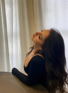 Aanushka - escort in New Delhi Photo 3 of 3