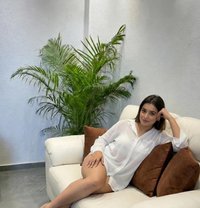 Aanya - puta in Dubai