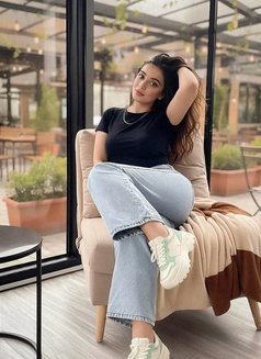 Aanya - puta in Dubai Photo 1 of 6