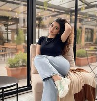 Aanya - puta in Dubai