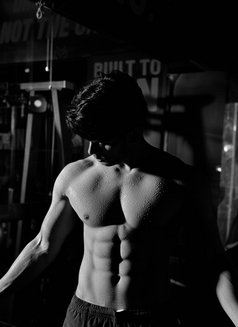 Aar - Male escort in Mumbai Photo 1 of 5