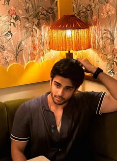 Aar - Male escort in Mumbai Photo 2 of 5