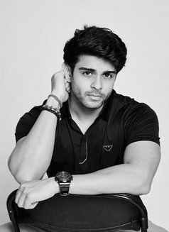 Aar - Male escort in Mumbai Photo 3 of 5