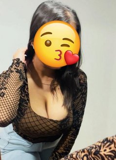 Aaradhya independent I am your gf - puta in New Delhi Photo 3 of 5