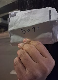 Aaradhya - puta in Mumbai Photo 3 of 3