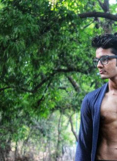 Aarav - Male escort in Mumbai Photo 4 of 5
