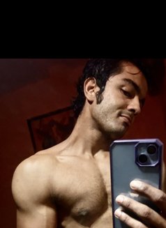 Aarav - Male escort in Mumbai Photo 5 of 5