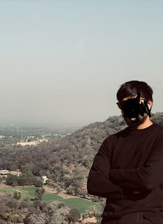 Aarav - Male escort in New Delhi Photo 2 of 4