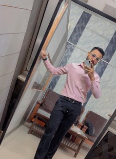 Aarav Khanna Saab - Acompañantes masculino in Ghaziabad Photo 2 of 5