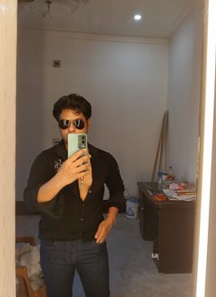 Aarav Sharma - Male escort in Mumbai Photo 3 of 8
