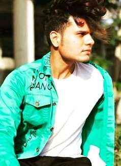 Aarav Sharma - Male escort in Mumbai Photo 4 of 8