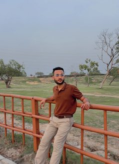 Aarav Urf Ak Khanna - Male escort in Noida Photo 2 of 3