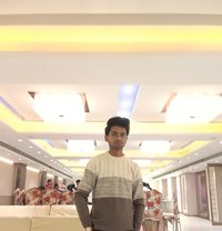 Aarnav Aggarwal - Acompañantes masculino in Ambala