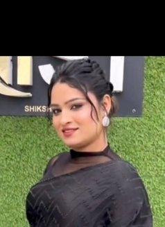 AAROHI ESCORT SERVICE - Agencia de putas in Gurgaon Photo 2 of 7