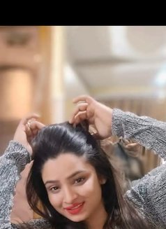 AAROHI ESCORT SERVICE - Agencia de putas in Gurgaon Photo 3 of 7