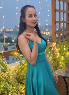 Aarohi - puta in Hyderabad Photo 6 of 9