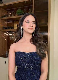 Aarohi - escort in Kolkata Photo 1 of 4