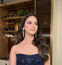 Aarohi - escort in Kolkata Photo 1 of 4