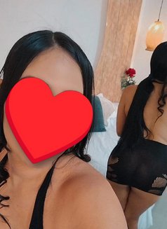 Aarohi - escort in Noida Photo 1 of 4