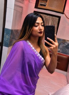Aarohi Real Meet and cam show sex chat - puta in Hyderabad Photo 1 of 3