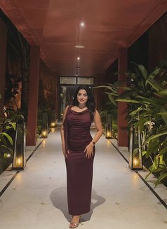 Aarohi - escort in Maldives Photo 3 of 4