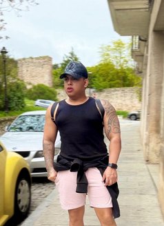 AARON DOMINANT LATIN - Acompañante masculino in Malta Photo 1 of 6