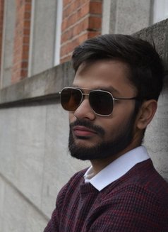 Aaron - Male escort in Bangalore Photo 1 of 2