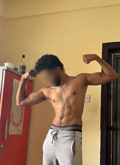 Aaron - Acompañante masculino in Bangalore Photo 1 of 7